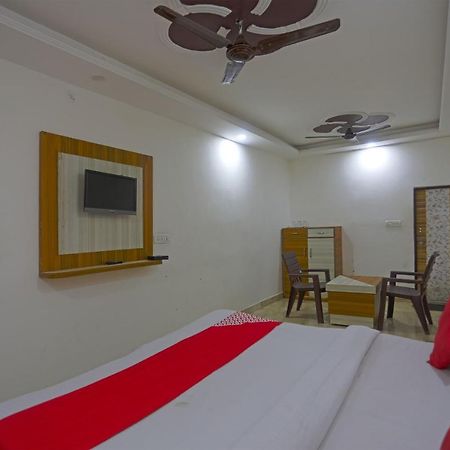 Oyo Flagship 79289 Hotel Grand Keshav Gáziábád Kültér fotó