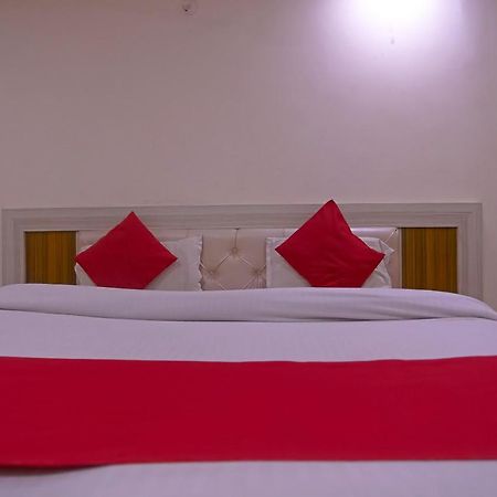 Oyo Flagship 79289 Hotel Grand Keshav Gáziábád Kültér fotó