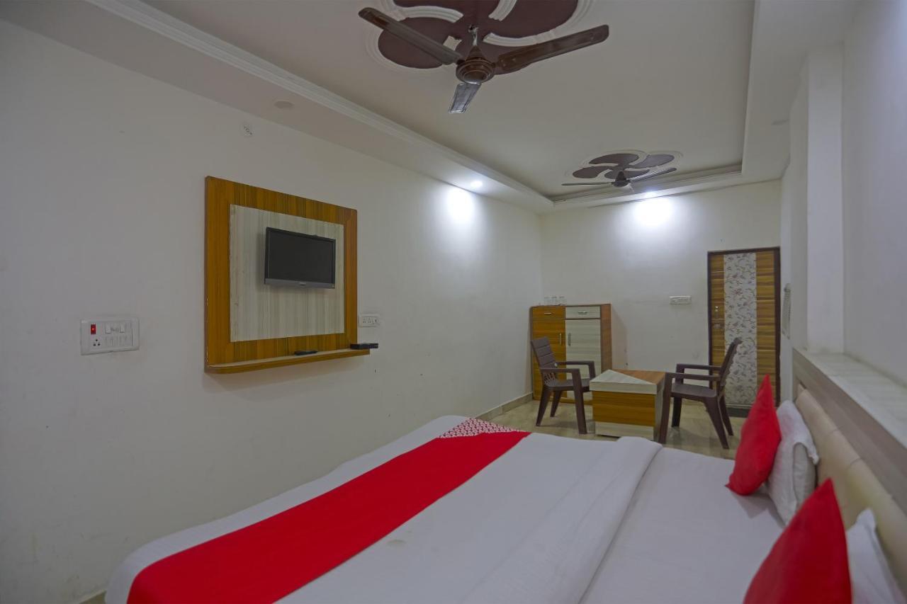 Oyo Flagship 79289 Hotel Grand Keshav Gáziábád Kültér fotó
