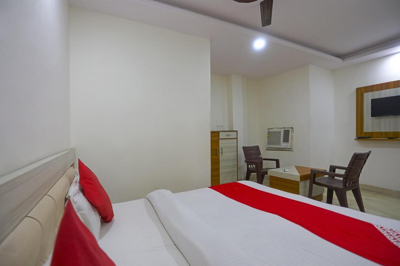Oyo Flagship 79289 Hotel Grand Keshav Gáziábád Kültér fotó