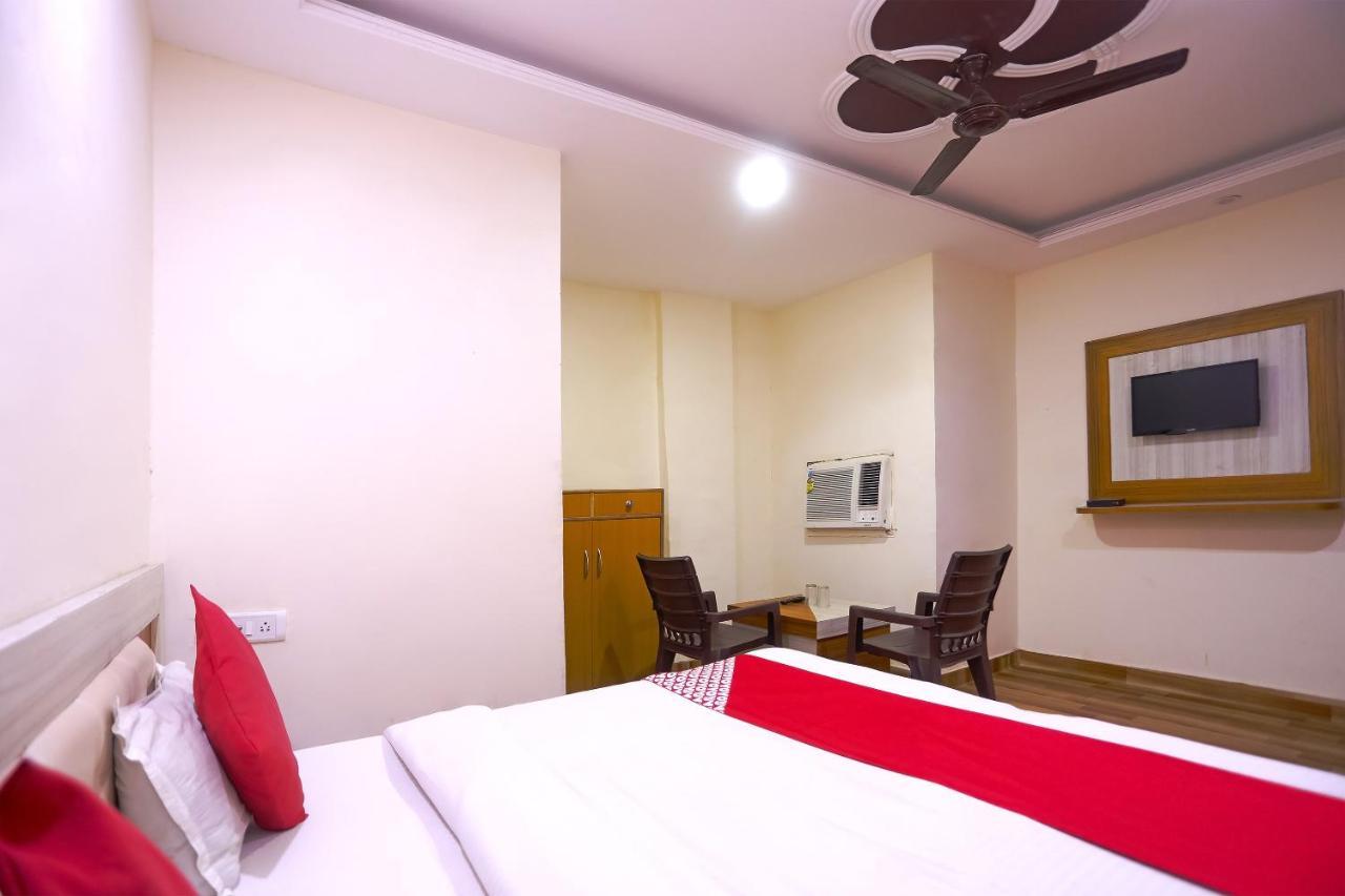 Oyo Flagship 79289 Hotel Grand Keshav Gáziábád Kültér fotó