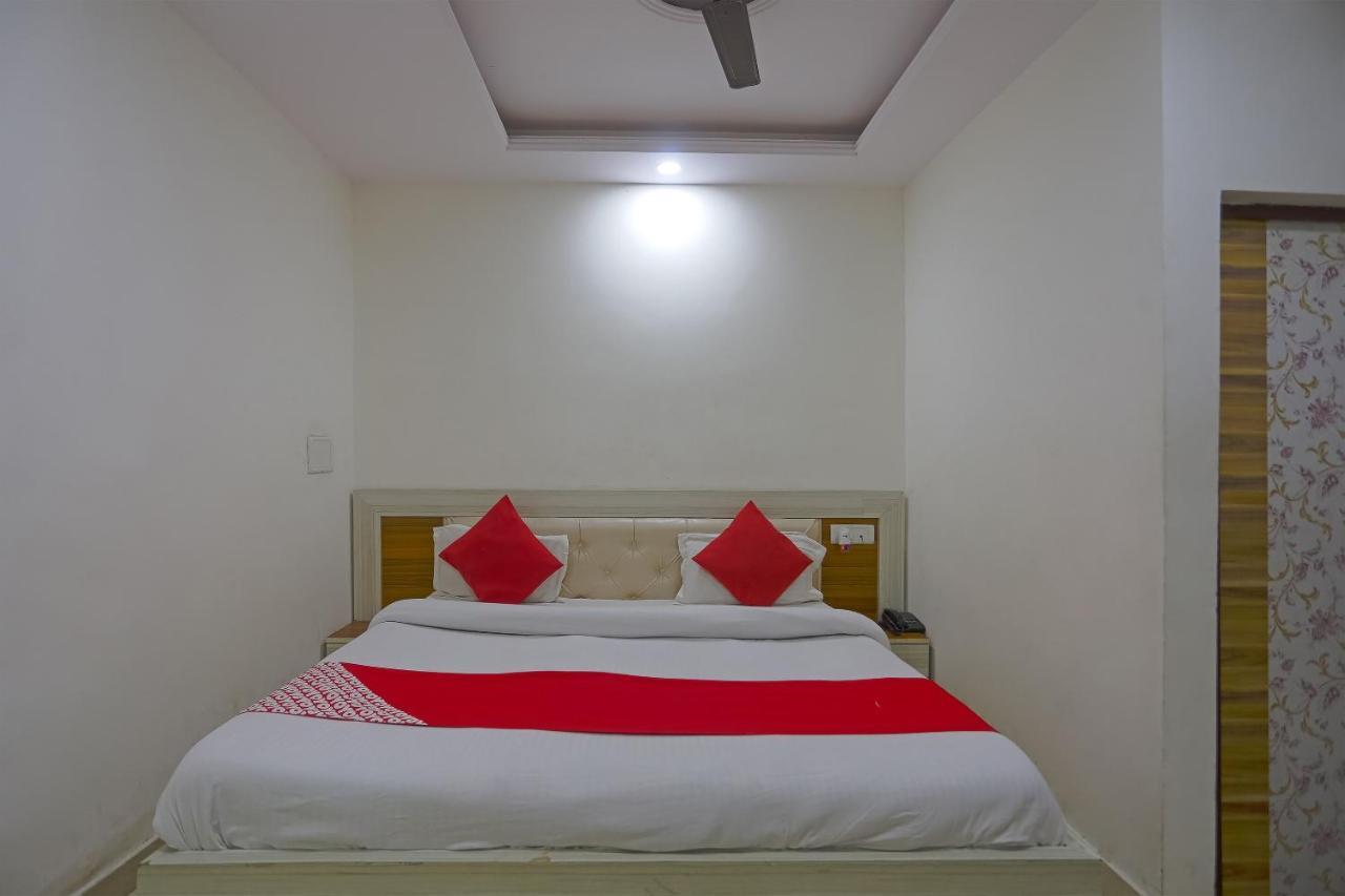 Oyo Flagship 79289 Hotel Grand Keshav Gáziábád Kültér fotó