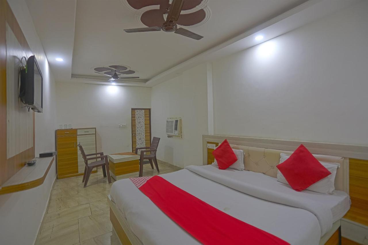 Oyo Flagship 79289 Hotel Grand Keshav Gáziábád Kültér fotó