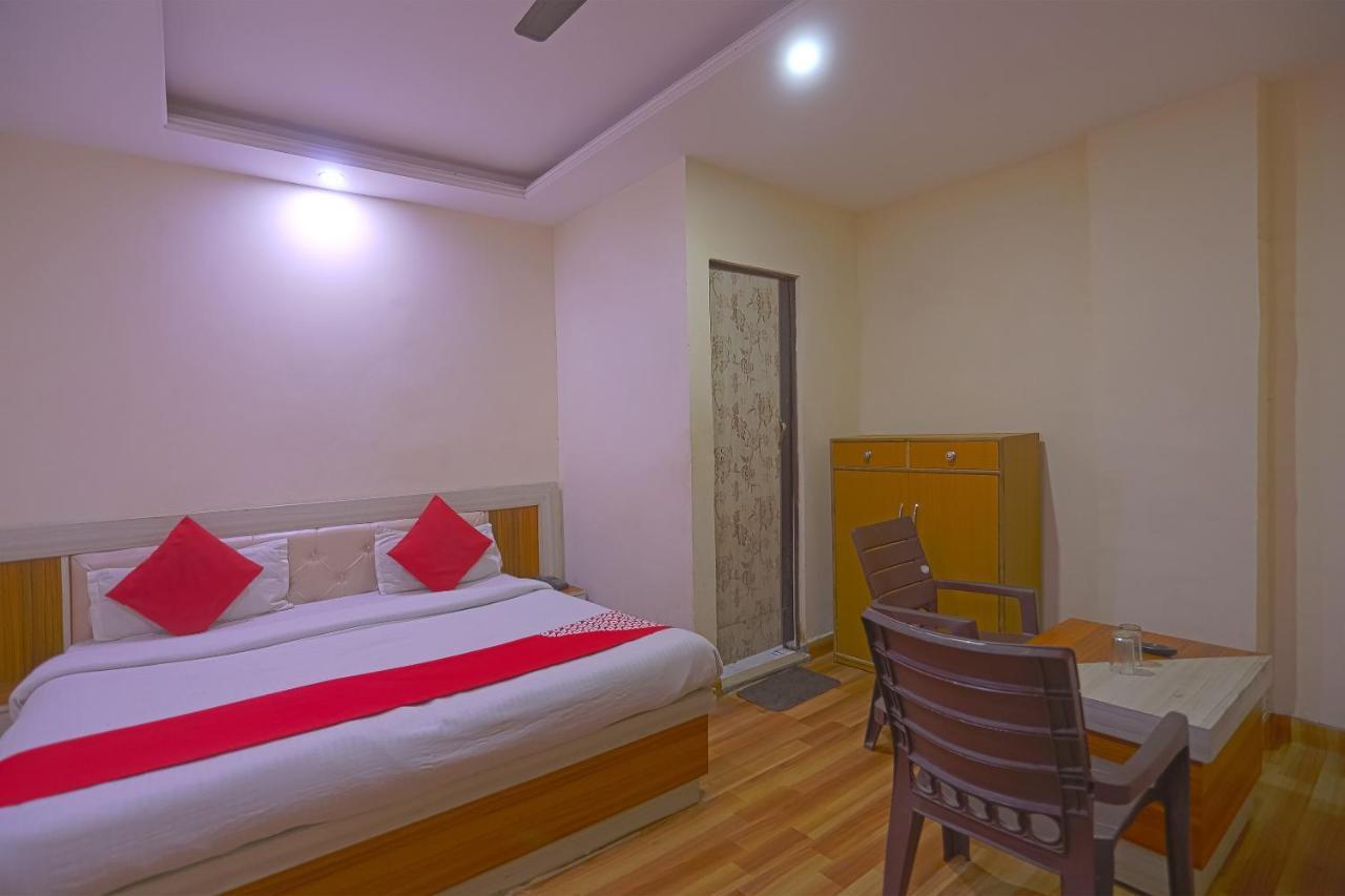 Oyo Flagship 79289 Hotel Grand Keshav Gáziábád Kültér fotó